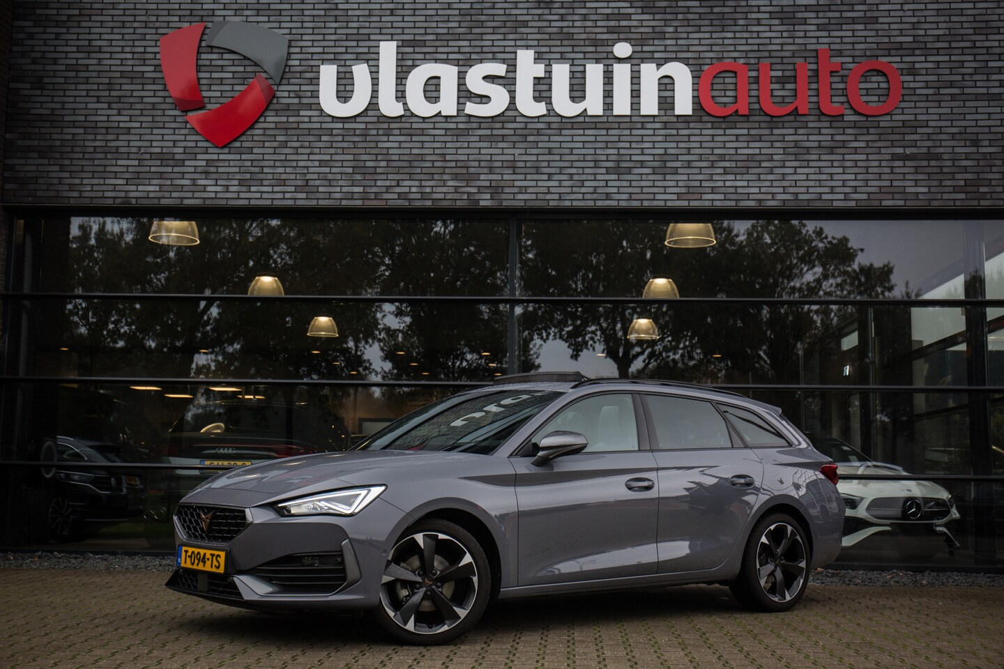 CUPRA Leon Sportstourer - 1.5 eTSI Business Edition Plus 1.5 eTSI Business Edition Plus , Pano dak, Adap. cruise, Virtual cockpit, - AutoWereld.nl