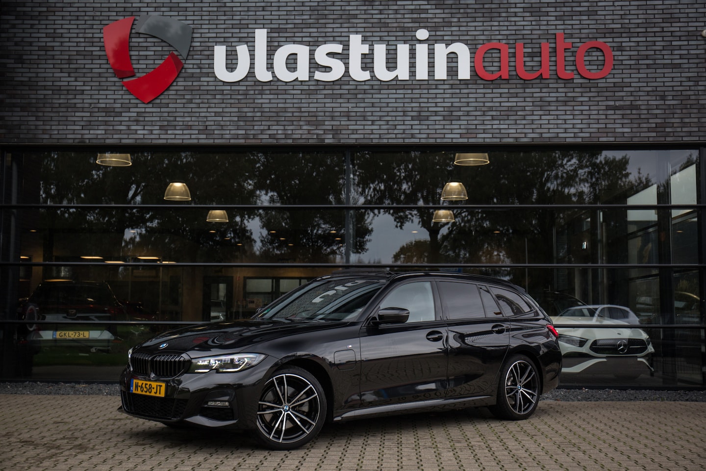 BMW 3-serie Touring - 320e Business Edition Plus Dealeronderhouden, laser, Panorama dak, stuurverwarming, keyles - AutoWereld.nl