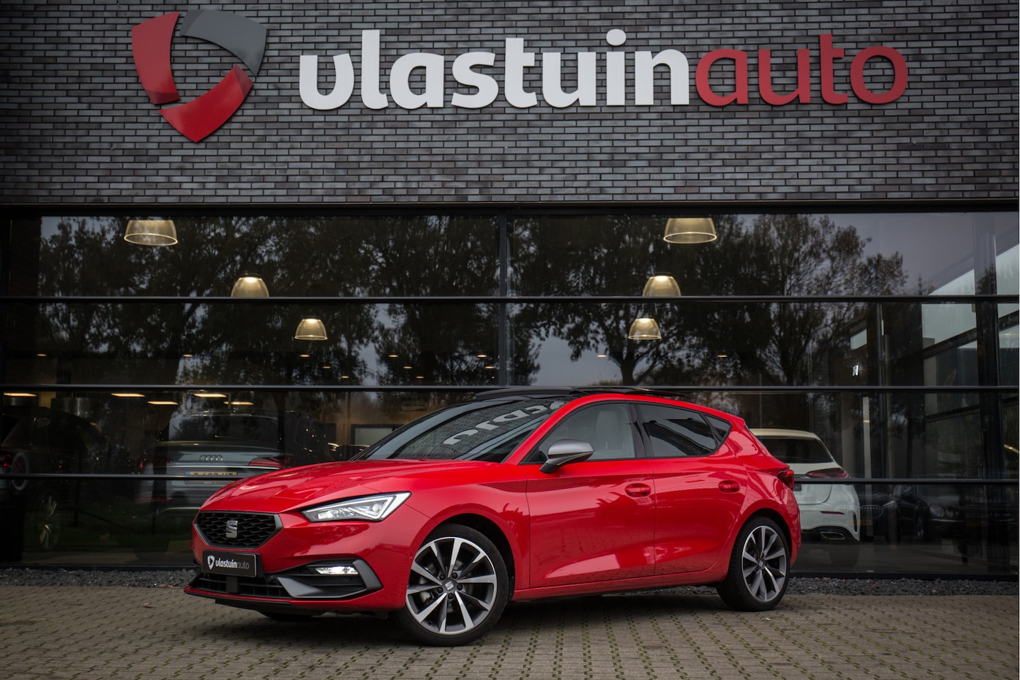 Seat Leon - 1.5 eTSI FR Business Intense 1.5 eTSI FR Business Intense , Pano dak, Adap. cruise, - AutoWereld.nl