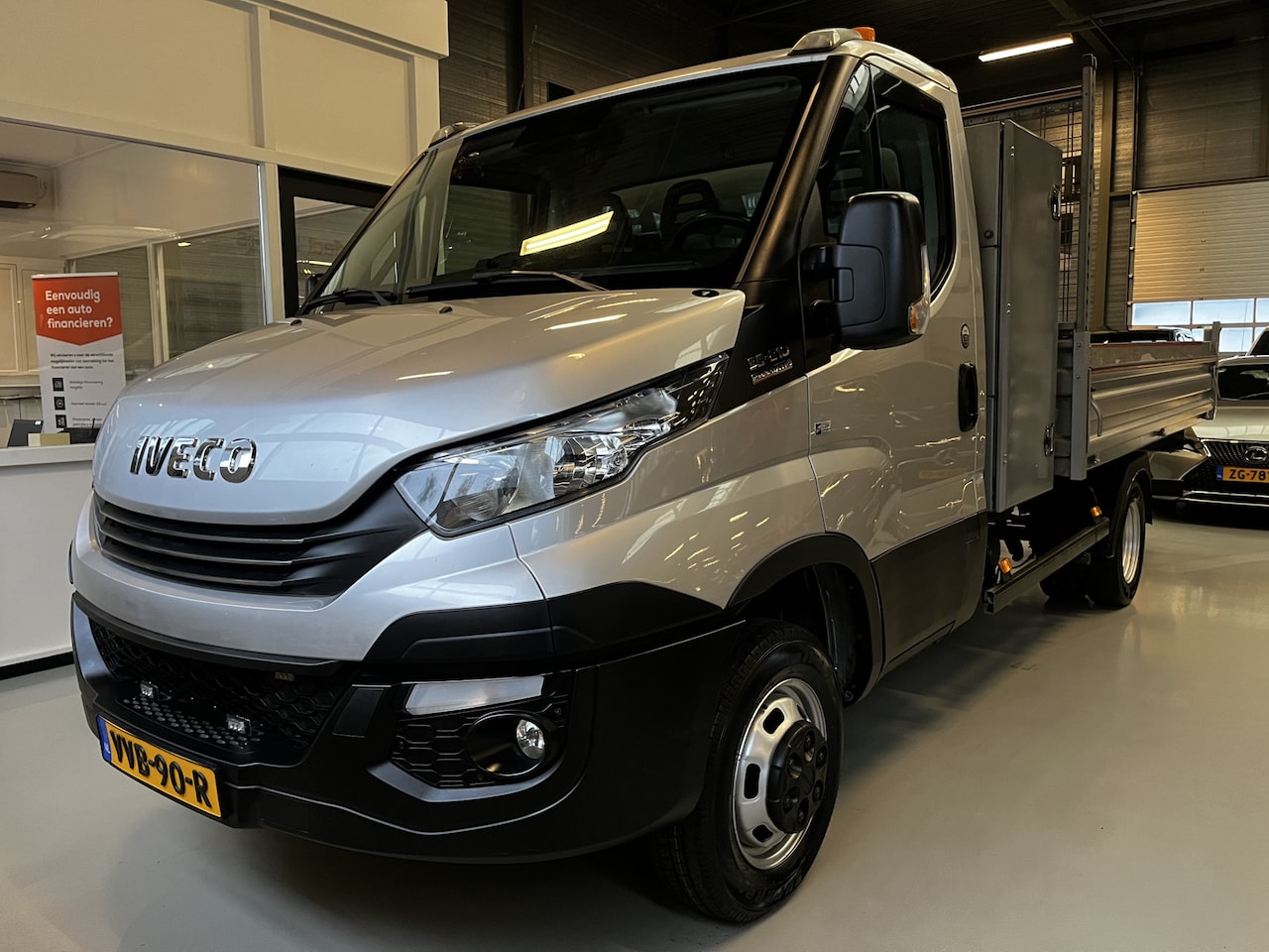 Iveco Daily - 35C21 3.0 375 35C21 3.0 375 204pk, Cruise control, Camera, Kipper - AutoWereld.nl