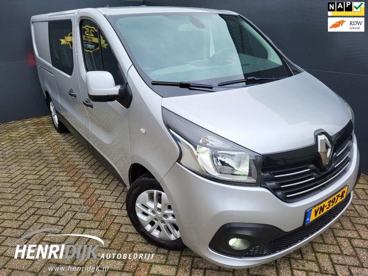 Renault Trafic - 1.6 dCi T29 L2H1 DC Trekhaak / 2x schuifdeur / Navigatie / AC / Cruise / 6pers - AutoWereld.nl