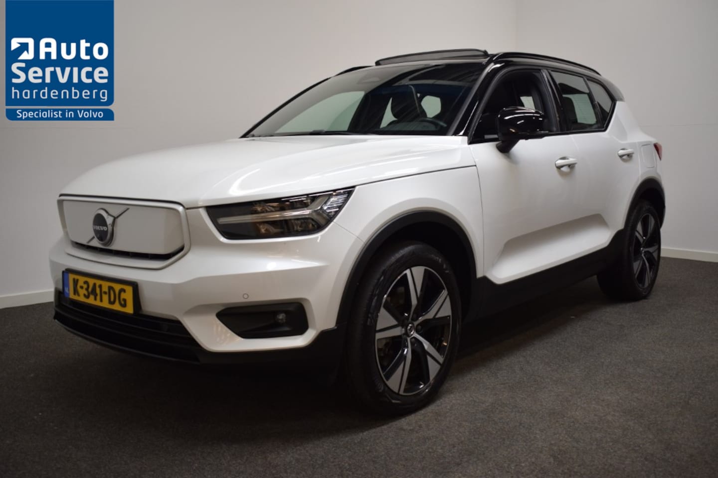 Volvo XC40 - Recharge P8 AWD R-Design 408 pk Sunroof/ Trekhaak 1500kg/ Harman Kardon/ 360 Cam/ Stuur en - AutoWereld.nl