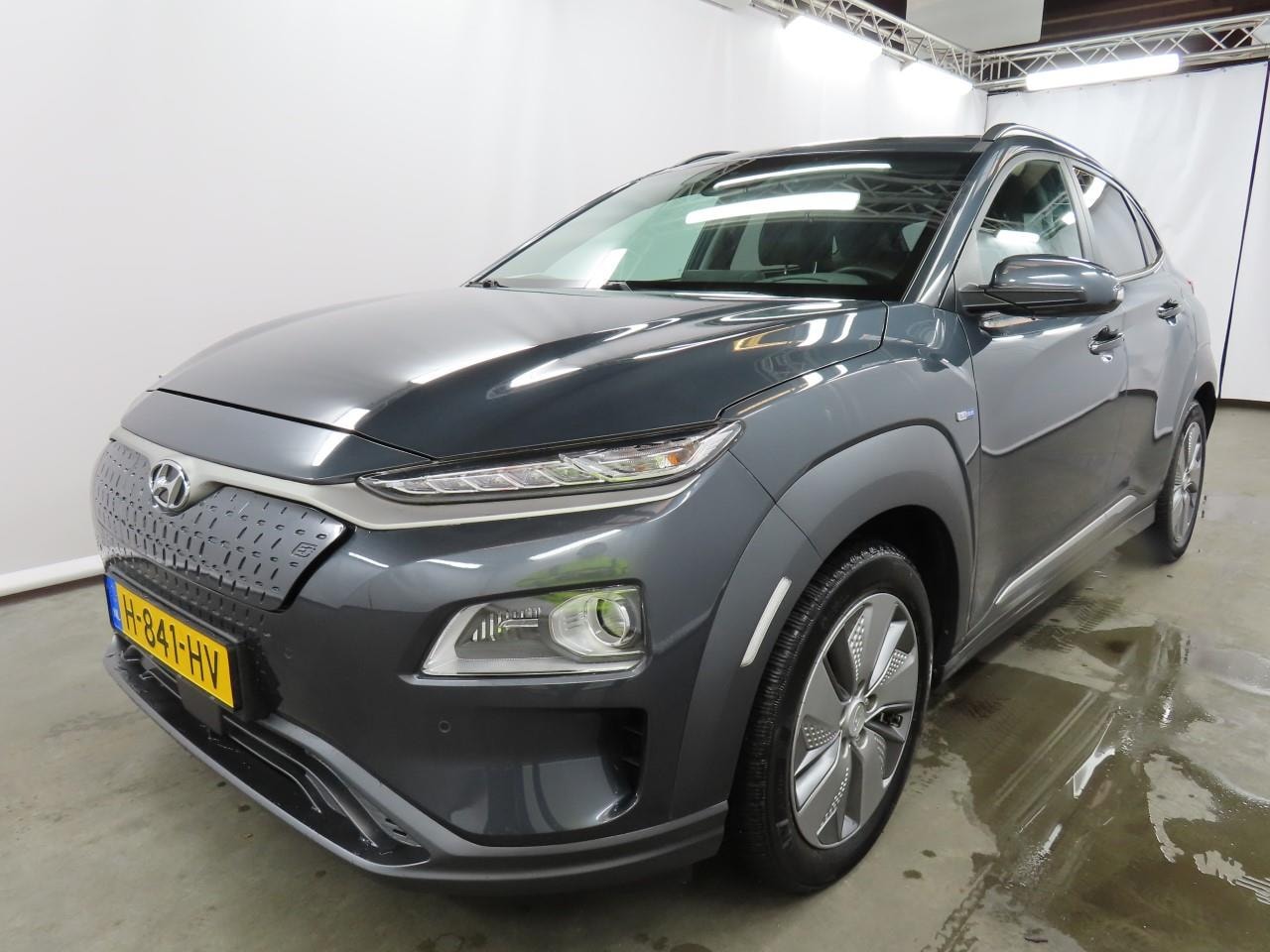 Hyundai Kona Electric - EV 204pk 64 kWH 204pk Automaat Premium [ WARMTEPOMP+TREKHAAK+ACC+LEDER+CAMERA+CARPLAY+NAVI - AutoWereld.nl