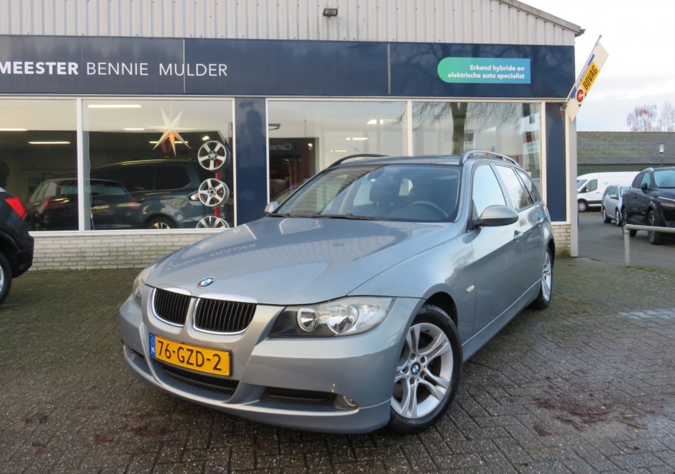 BMW 3-serie Touring - 318i Business Line NAVI / AIRCO/ECC / TREKHAAK - AutoWereld.nl