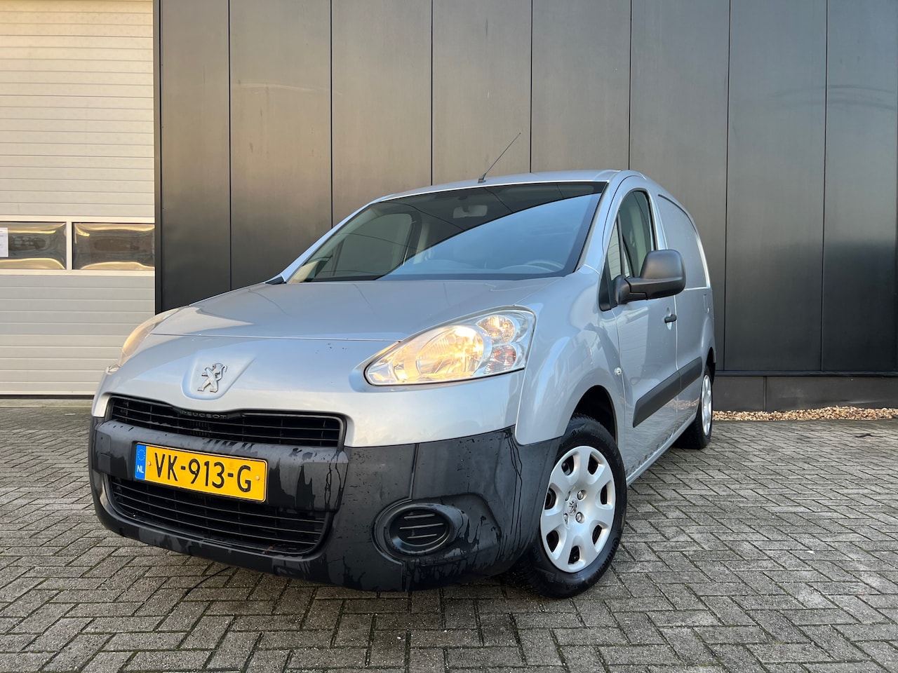 Peugeot Partner - 120 1.6 HDI '14 Apk 10-25 Airco/Trekh/Marge! - AutoWereld.nl