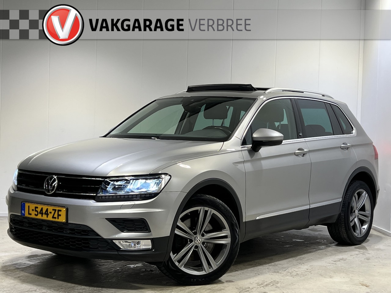 Volkswagen Tiguan - 2.0 TSI 4Motion Highline | Android/Apple Carplay | 18" LM Velgen | Elektrisch Glazen Panor - AutoWereld.nl