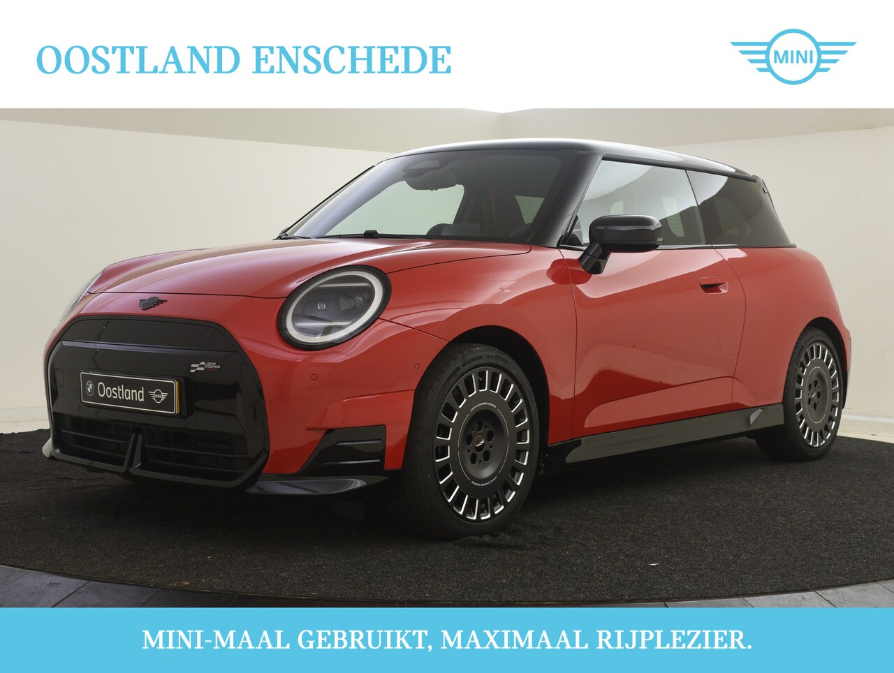 MINI Cooper - Hatchback E / JCW / Pakket M / 18 inch JCW Lap Spoke 2-tone - AutoWereld.nl