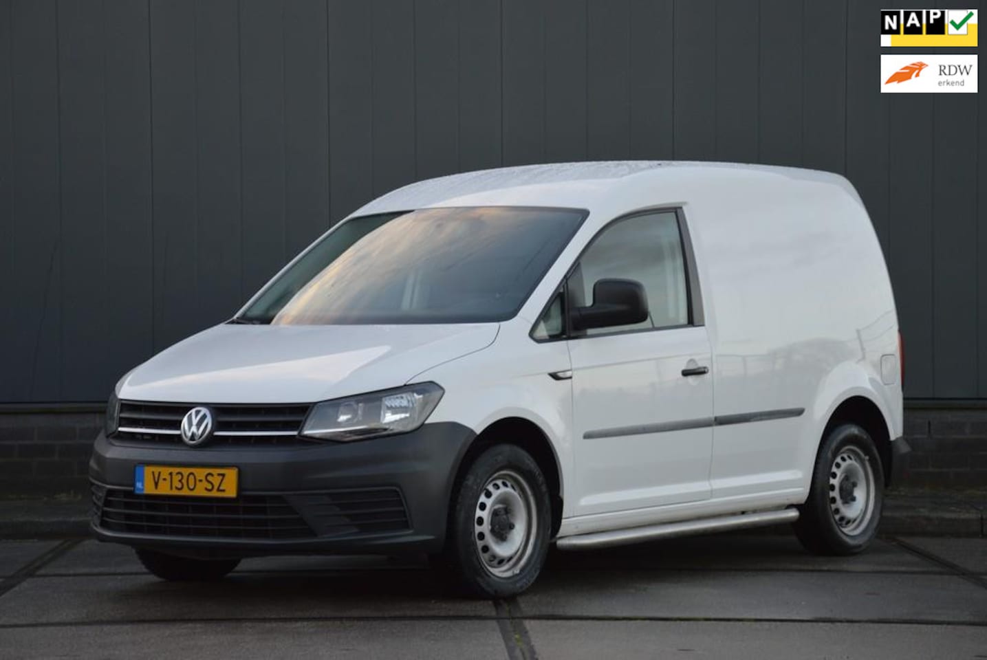 Volkswagen Caddy - 2.0 TDI 75PK Euro 6 Airco Schuifdeur Trekhaak - AutoWereld.nl