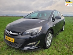 Opel Astra Sports Tourer - 1.4 Turbo Business +