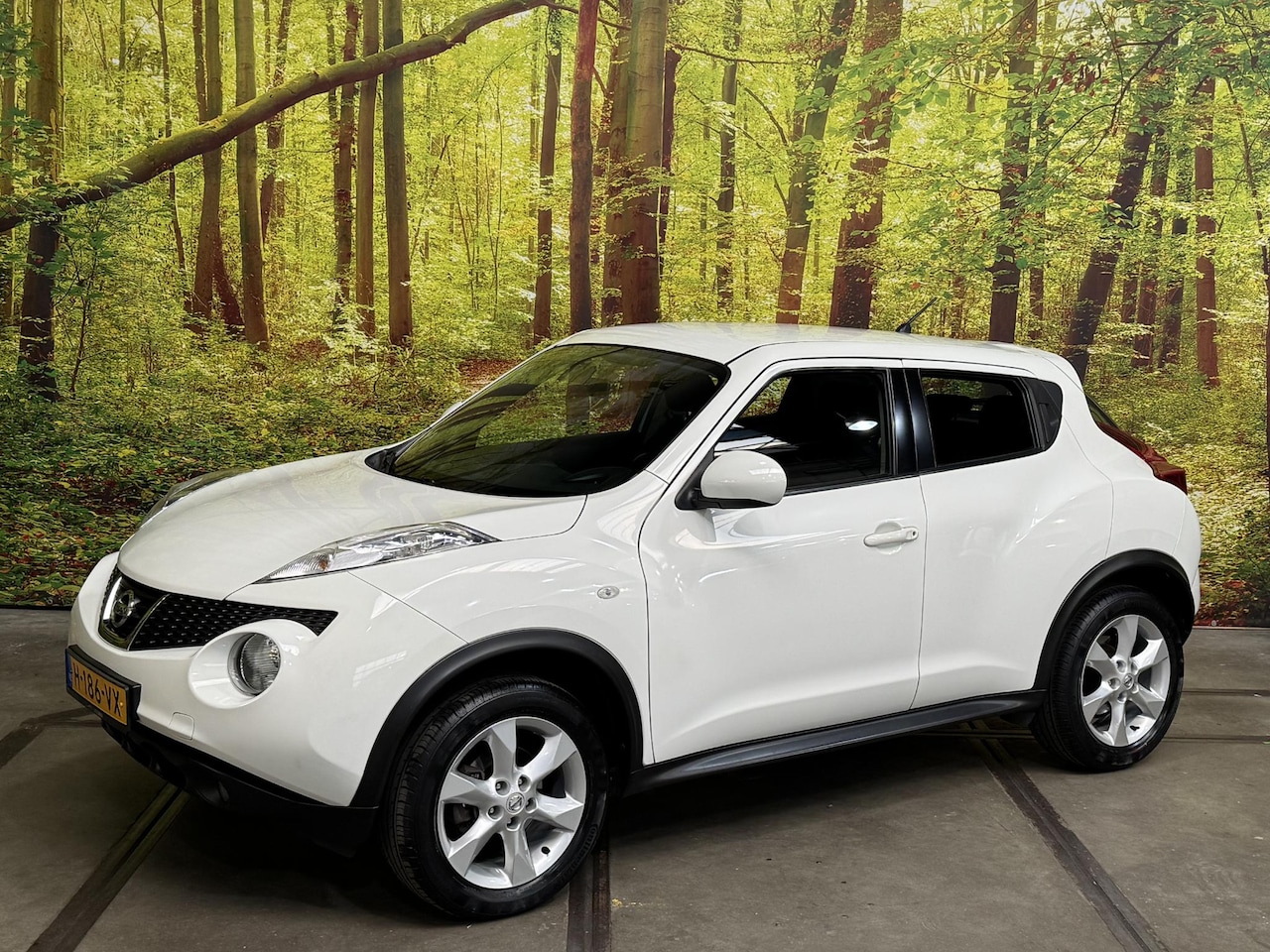 Nissan Juke - 1.6 Acenta Clima 17 Inch Bluetooth Trekhaak Cruise Control Hoge Instap Winterset Mooi! - AutoWereld.nl