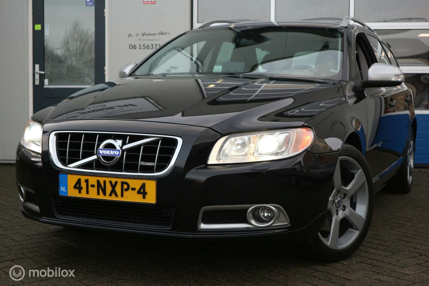 Volvo V70 - 2.0T R-Edition LEDER/XENON/NAVIGATIE/NAP - AutoWereld.nl