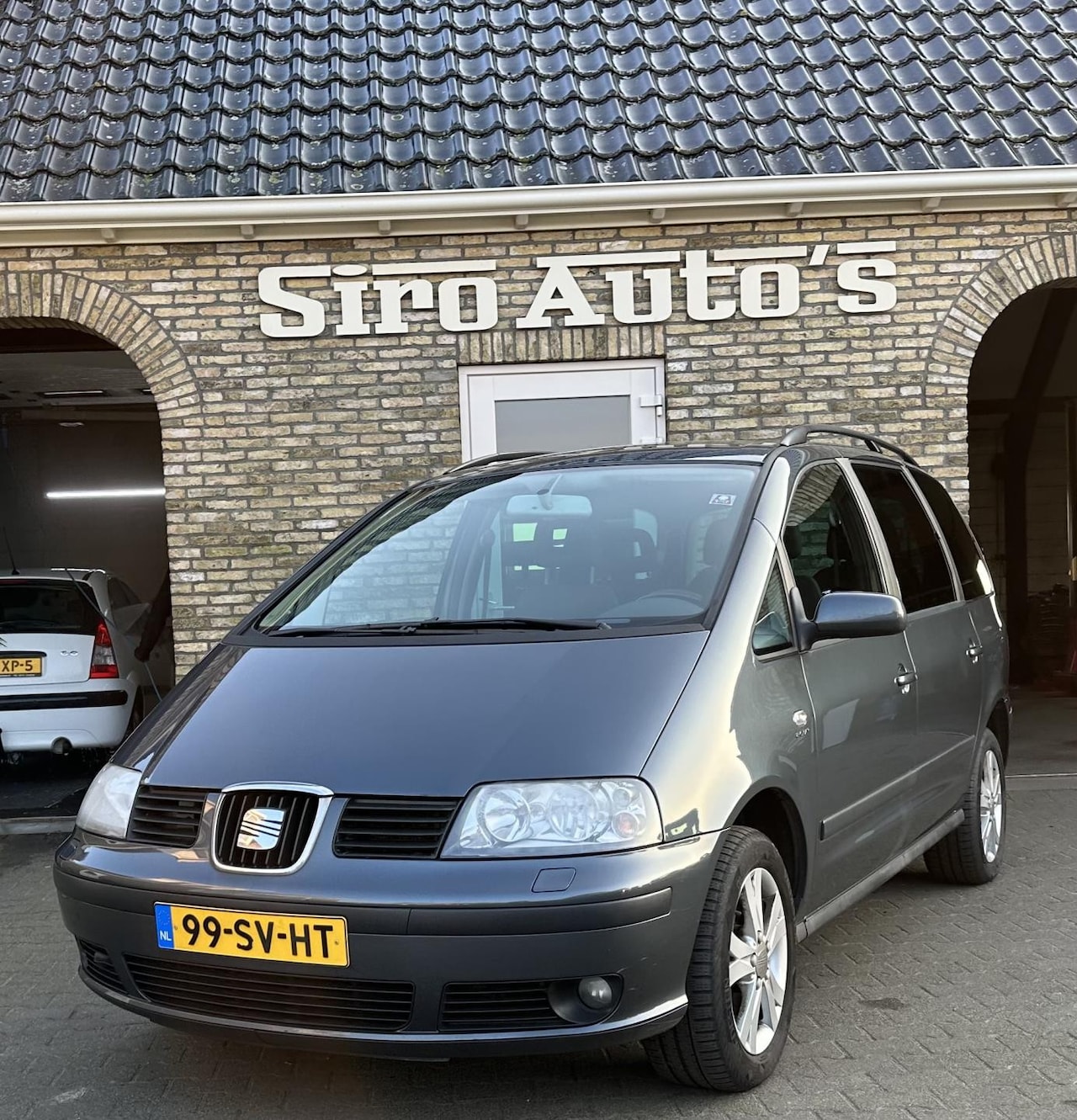 Seat Alhambra - 1.8-20VT Automaat 7 persoons - AutoWereld.nl