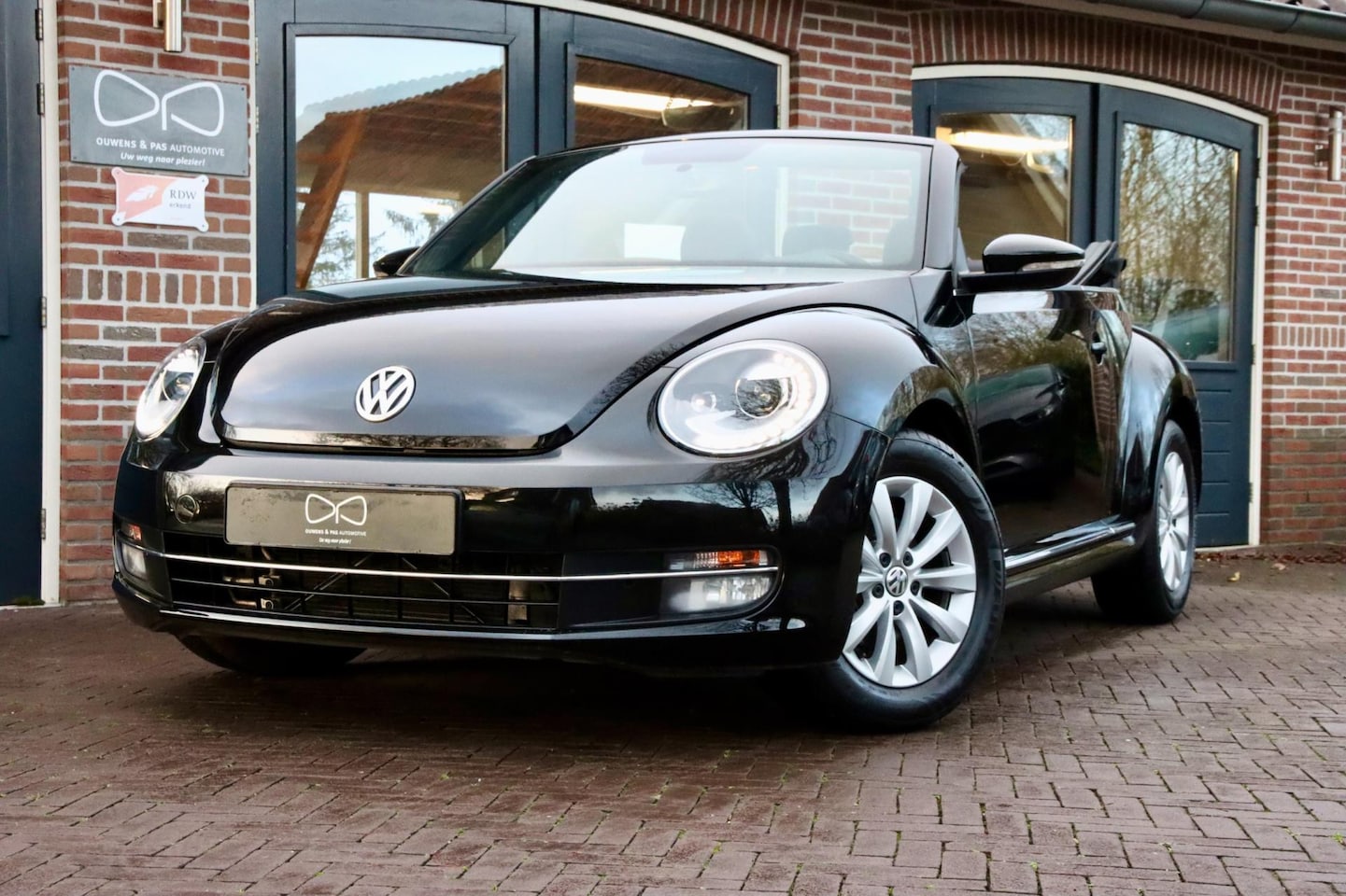 Volkswagen Beetle Cabriolet - 1.2 TSI Trend BlueMotion | XENON | AIRCO | CRUISE CONTROL | STOELVERWARMING - AutoWereld.nl