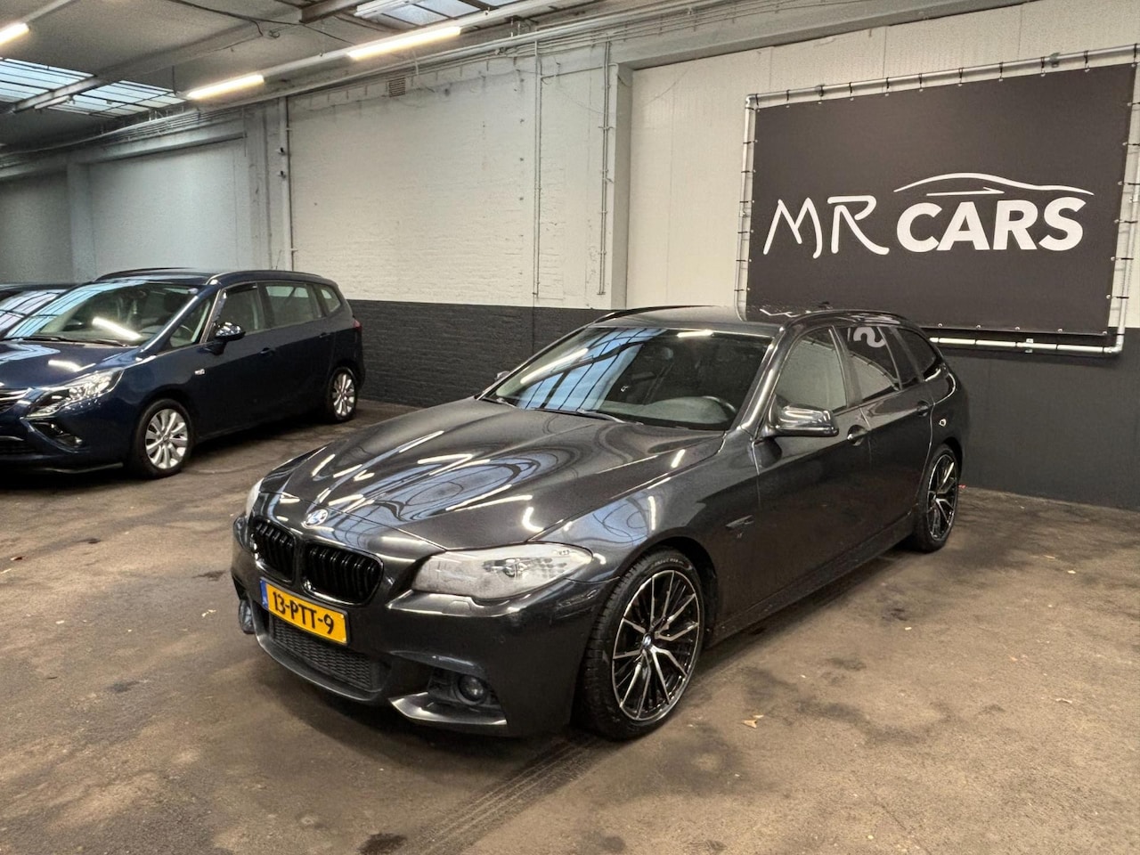 BMW 5-serie Touring - 520d High Executive M-Pakket Leder/Camera - AutoWereld.nl