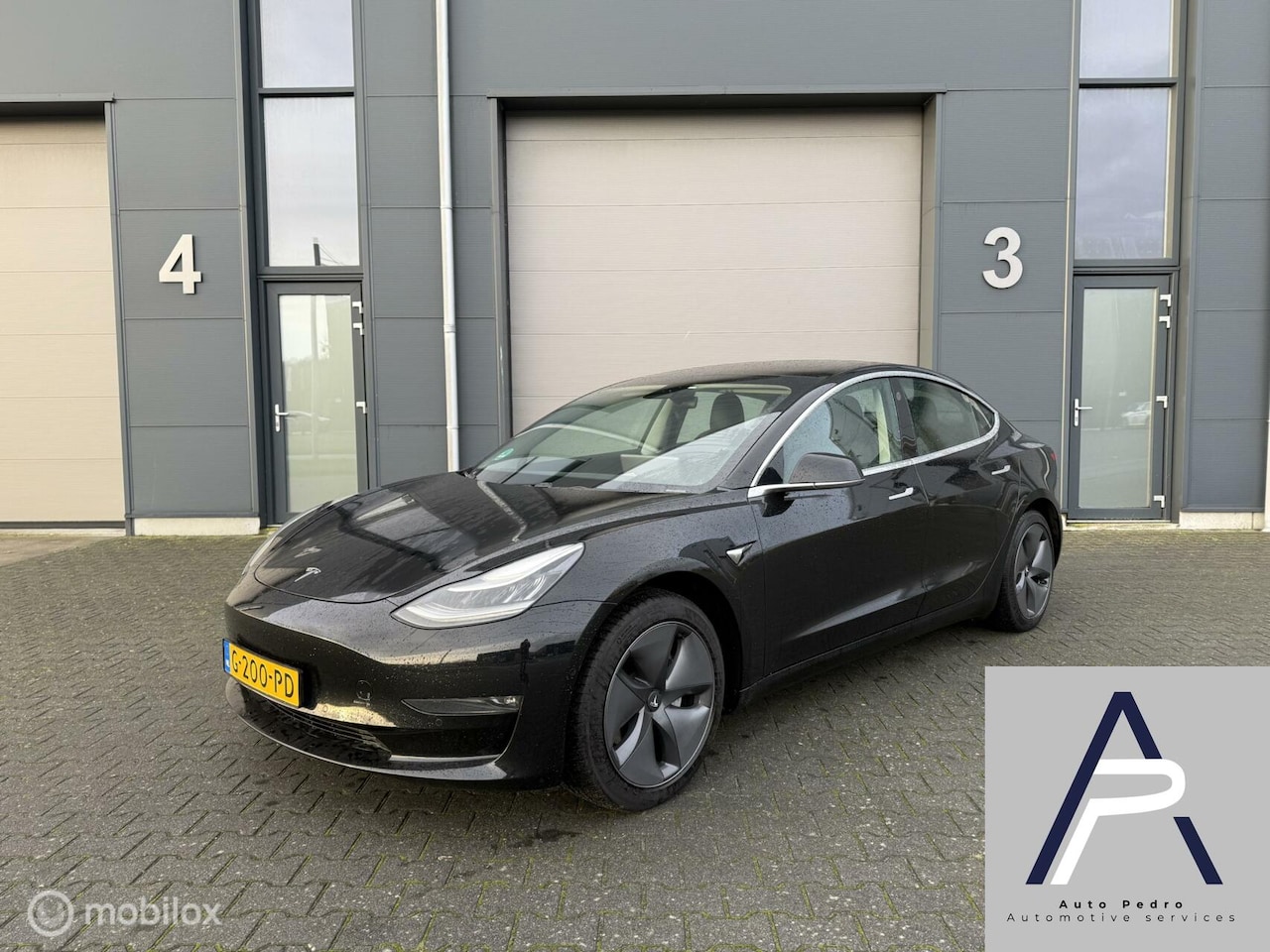 Tesla Model 3 - Long Range RWD Long Range AWD 75 kWh Zwart Incl BTW 96000KM - AutoWereld.nl