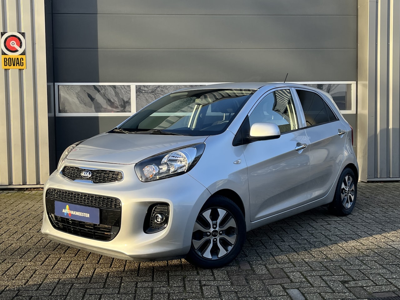 Kia Picanto - 1.0 CVVT ComfortPlusLine Navigator | Navi | Camera | Cruise | All Season | 1e Eigenaar - AutoWereld.nl