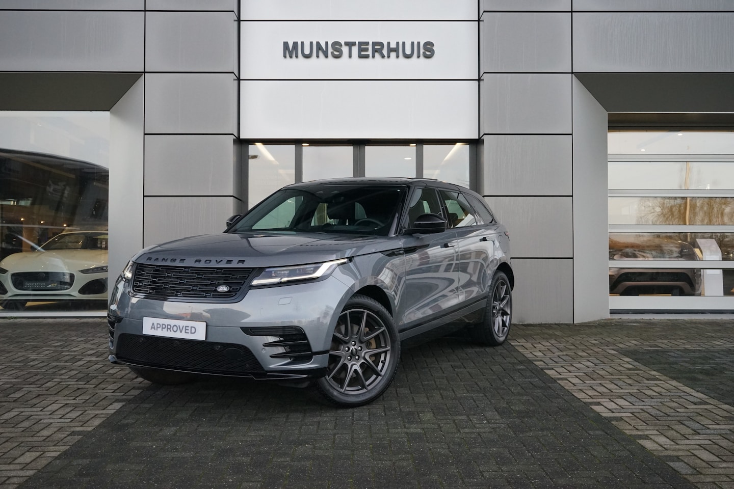 Land Rover Range Rover Velar - 2.0 P400e R-Dynamic SE - Head-up display - Adaptive cruise control - - AutoWereld.nl