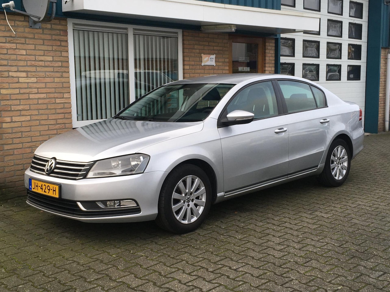 Volkswagen Passat - 2.0 TDI Comfortline BlueMotion Sedan - AutoWereld.nl