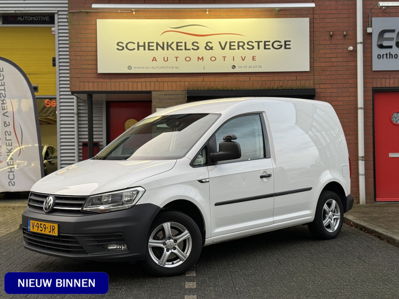 Volkswagen Caddy - 2.0 TDI L1H1 BMT Comfortline / Navigatie / Automaat / PDC . - AutoWereld.nl