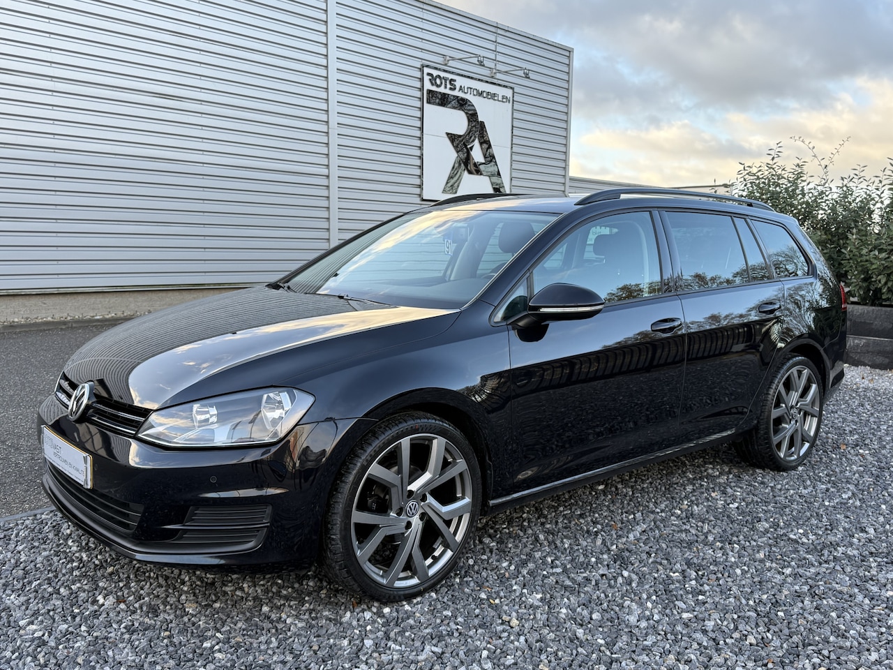 Volkswagen Golf Variant - 1.2 TSI Edition Navi|Cruis|PDC|Media|Trekhaak Zwart - AutoWereld.nl