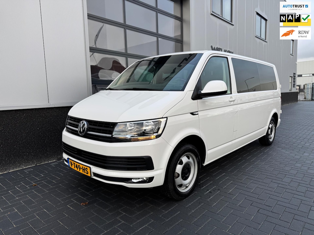 Volkswagen Transporter - 2.0 TDI AUT L2H1 DC Comfortline - AutoWereld.nl