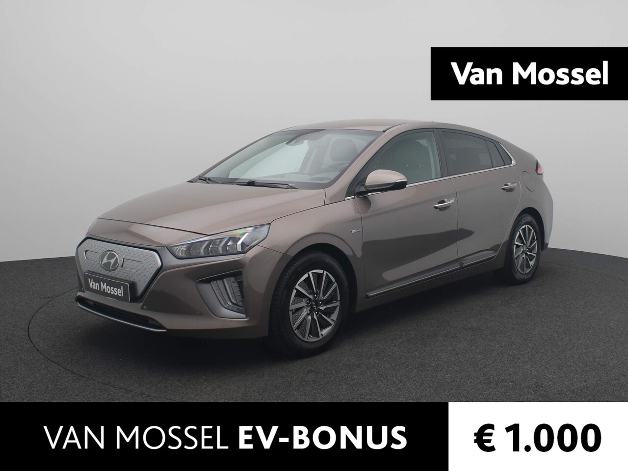 Hyundai IONIQ - Premium EV 38 kWh Automaat | Nieuwe ACCU | navigatie  | Cruise Control | Achteruitrijcamer - AutoWereld.nl