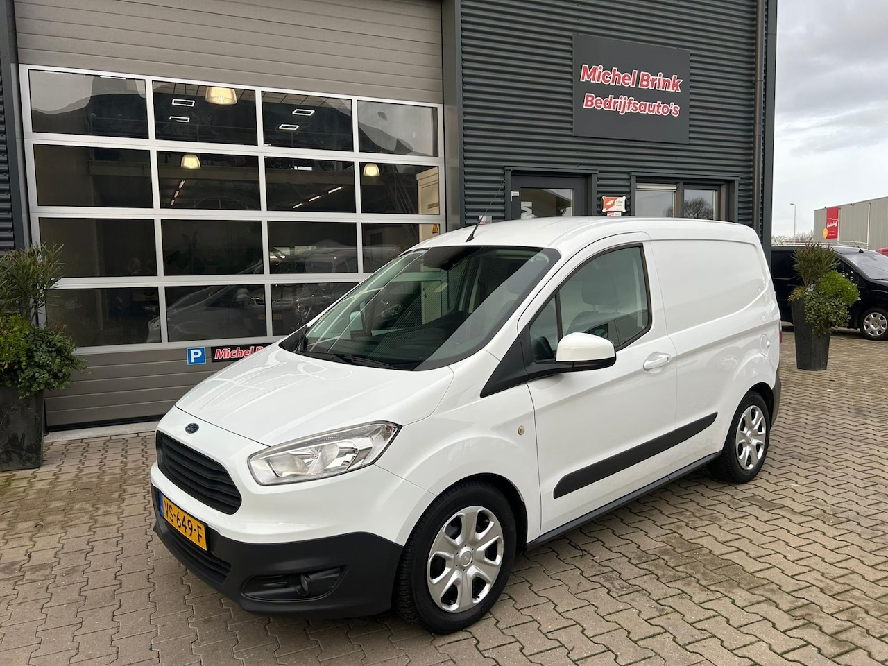 Ford Transit Courier - 1.5 TDCI Trend 86.825 Km ( Nap) - AutoWereld.nl