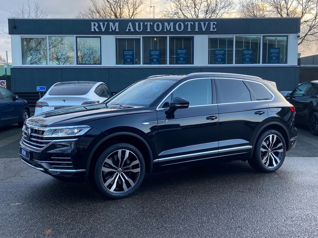 Volkswagen Touareg - 3.0 TSi eHybrid 4MOTION VAN 59.900 VOOR 55.899 EINDEJAARSVOORDEEL 4.001 | PANO | ELEK. TRE - AutoWereld.nl