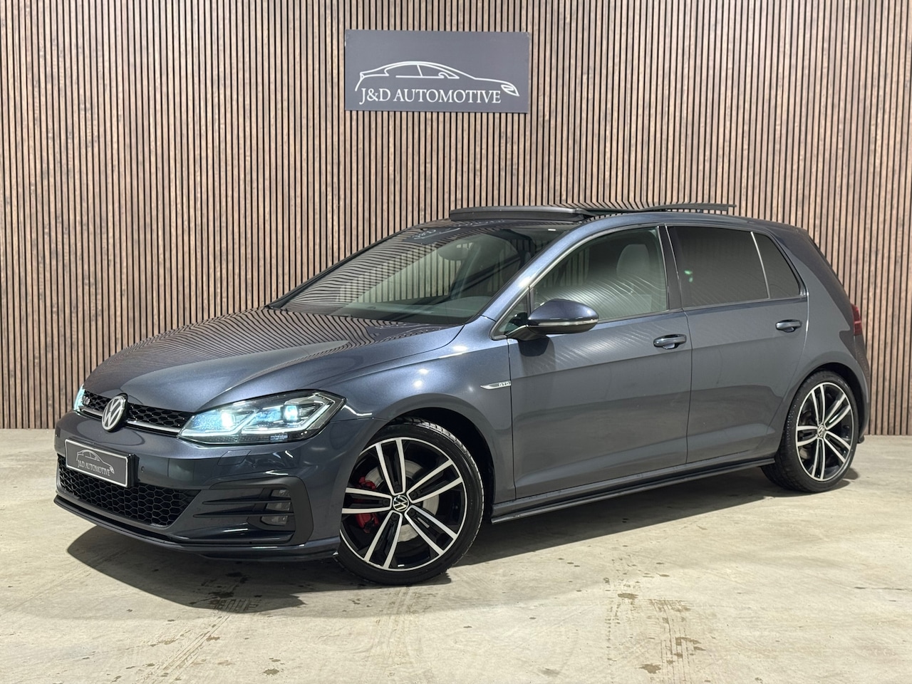 Volkswagen Golf - 2.0 TDI GTD 2019 DSG LED PANO VIRTUAL CAMERA - AutoWereld.nl