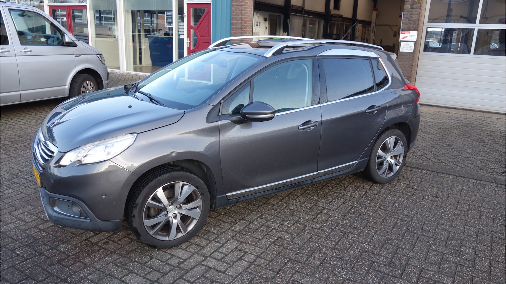 Peugeot 2008 - 1.2 PureTech Allure 1.2 PureTech Allure - AutoWereld.nl