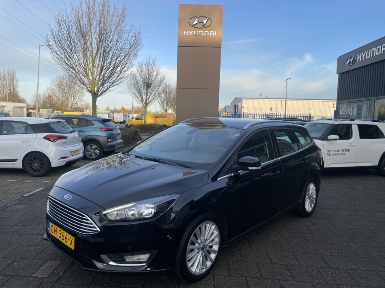 Ford Focus Wagon - 1.0 Titanium Edition / Trekhaak*RIJKLAARPRIJS* - AutoWereld.nl