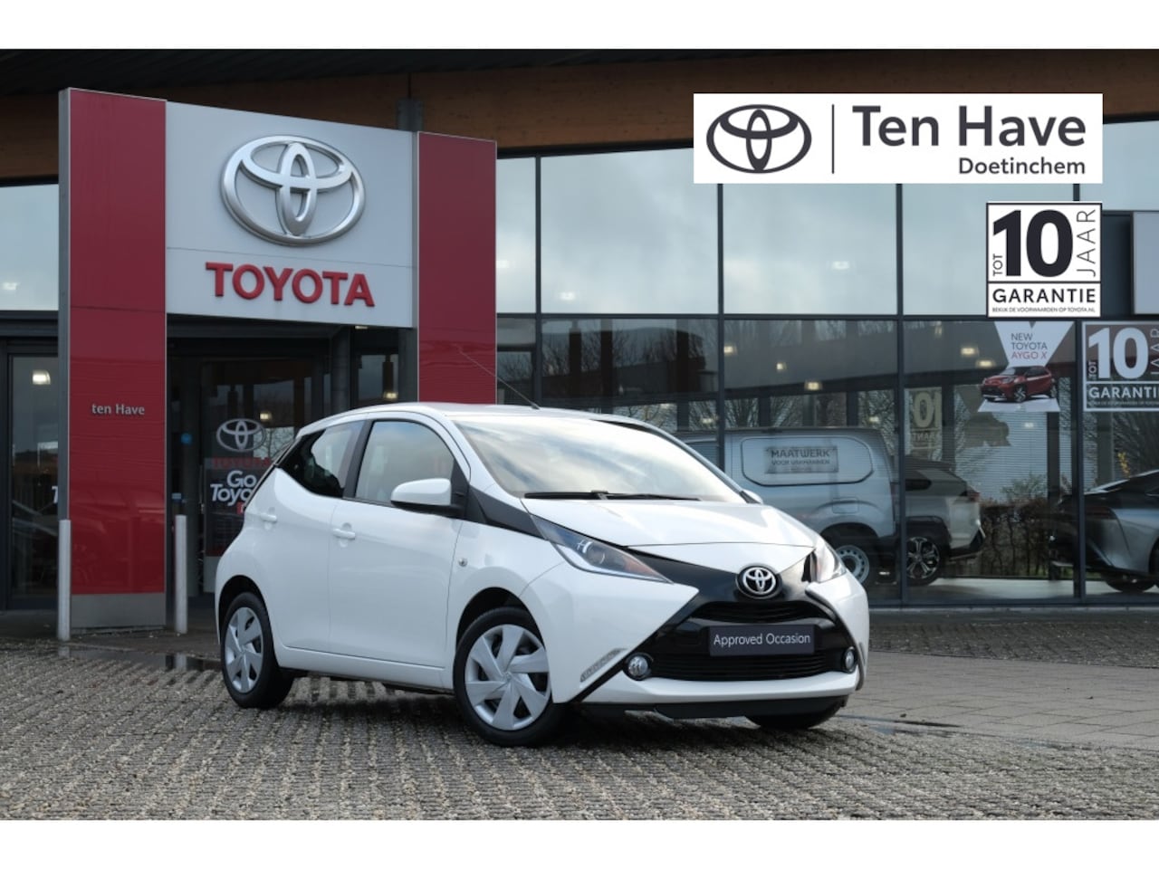 Toyota Aygo - 1.0 VVT-i x-play | x-nav navigatie | Airco | Bluetooth | Parkeer - AutoWereld.nl