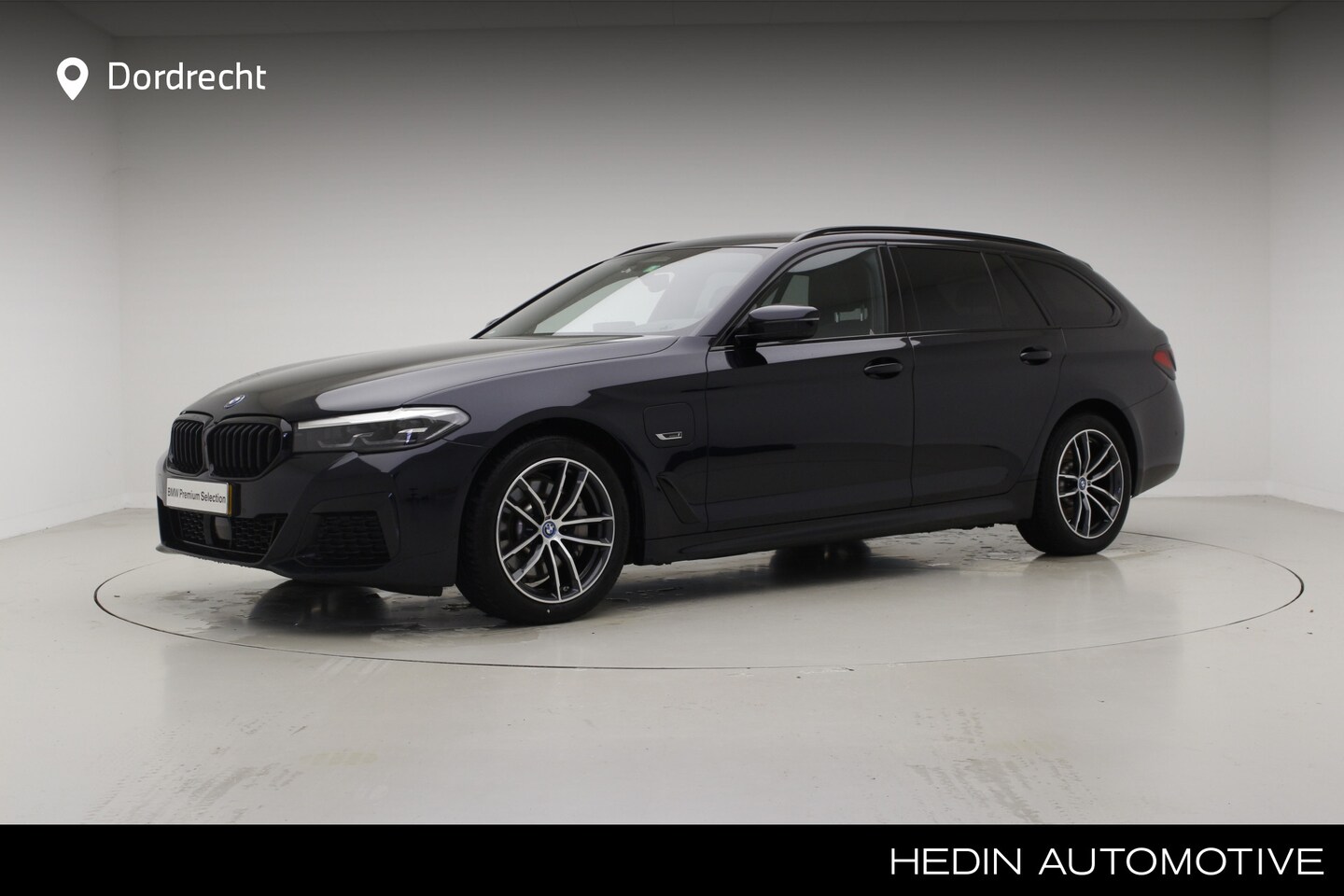 BMW 5-serie Touring - 530e M-Sport | Panorama | Comfortzetels | Trekhaak | Driving Assistant Professional - AutoWereld.nl