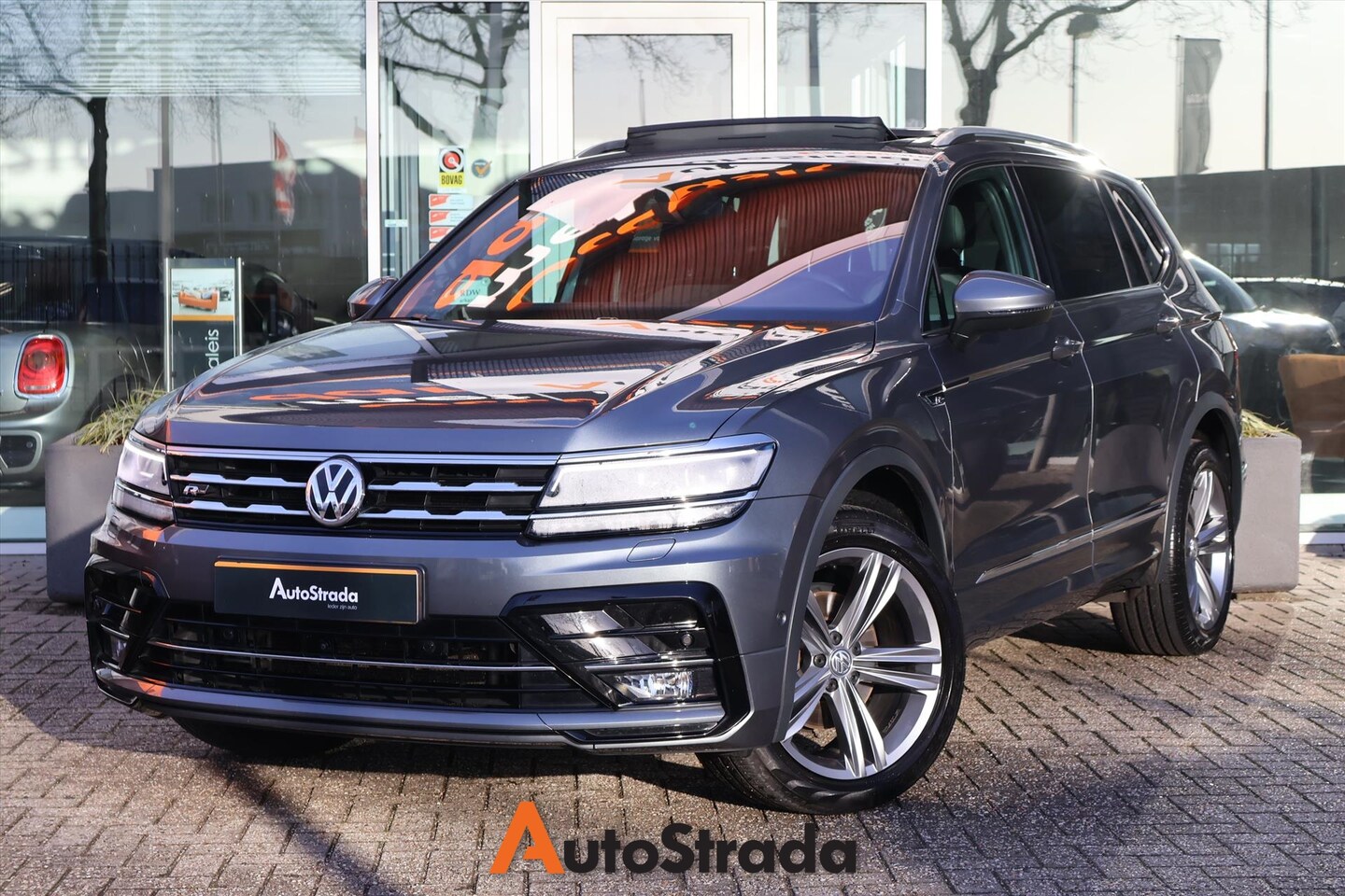 Volkswagen Tiguan Allspace - 1.5 R-Line TSI 150pk | Trekhaak | Pano | Keyless | Camera | LED | Virtual - AutoWereld.nl