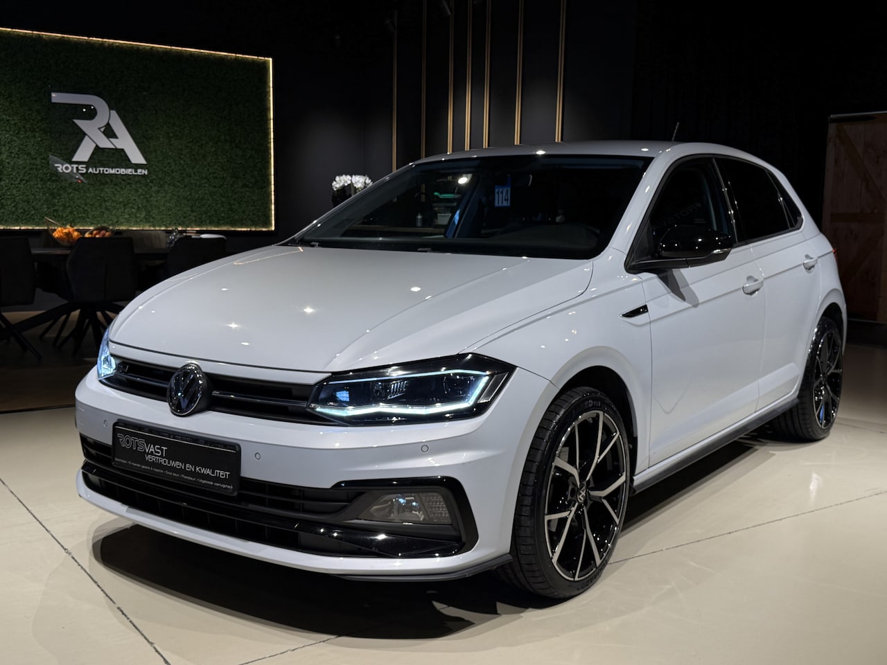 Volkswagen Polo - 1.0 TSI DSG R-Line Navi|LED|Cruis|PDC|Carplay WhiteSilver! - AutoWereld.nl