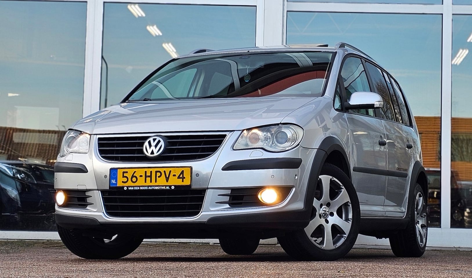 Volkswagen Touran - 2.0 TDI Cross 3e Eigenaar Leer Mooi! - AutoWereld.nl