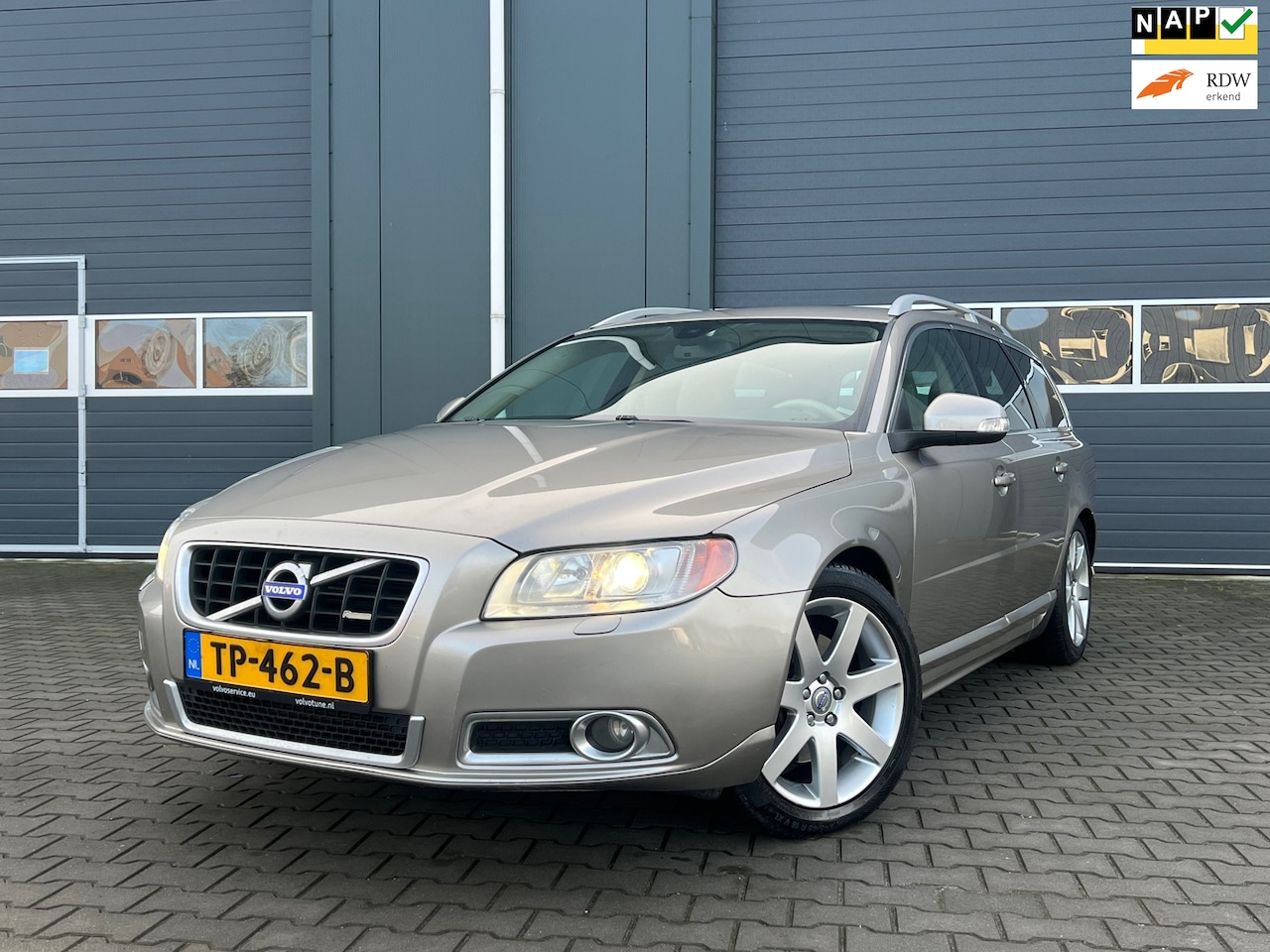 Volvo V70 - 3.0 T6 AWD Summum | LPG G3 + Lederbekleding - AutoWereld.nl