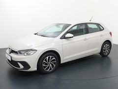 Volkswagen Polo - 1.0 TSI Life | 95 PK | Navigatiesysteem | Draadloze telefoonlader | Parkeersensoren voor e