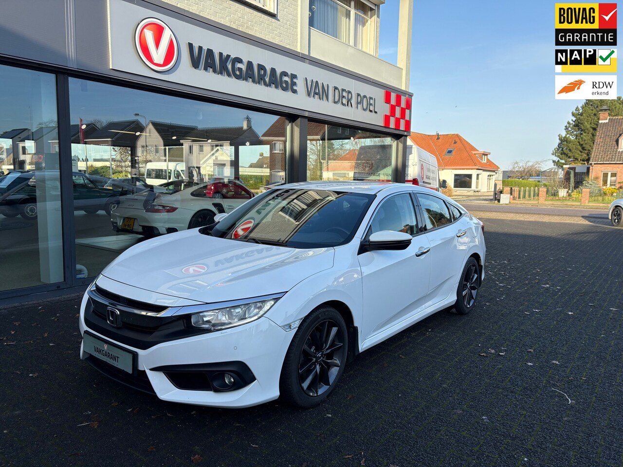 Honda Civic - 1.5 i-VTEC Elegance 1.5 i-VTEC Elegance - AutoWereld.nl