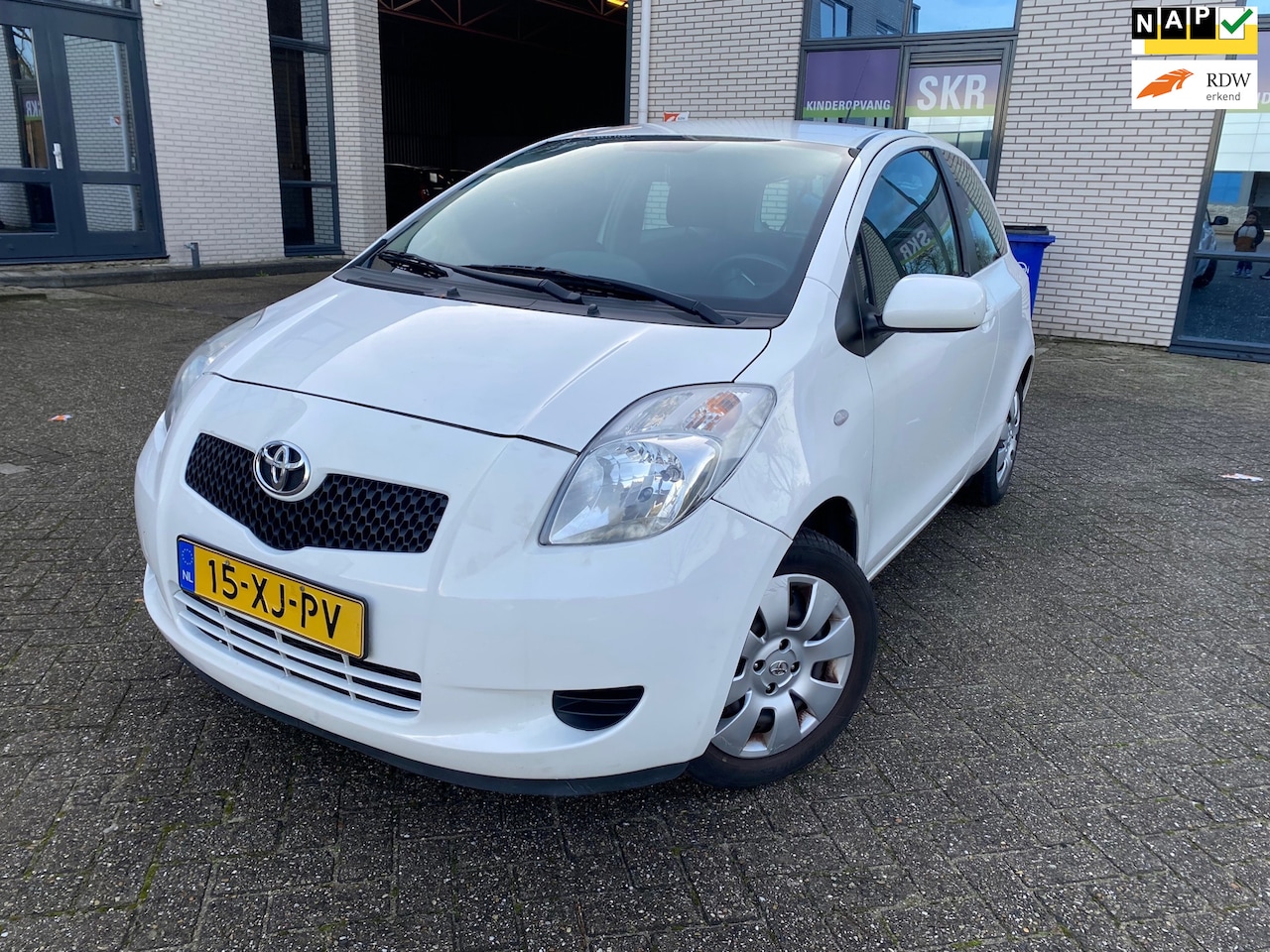 Toyota Yaris - 1.0 VVTi Sol / AIRCO / NAP / APK / TWEE SLEUTELS / BOEKJES / LAGE KM STAND / ZEER NETTE AU - AutoWereld.nl