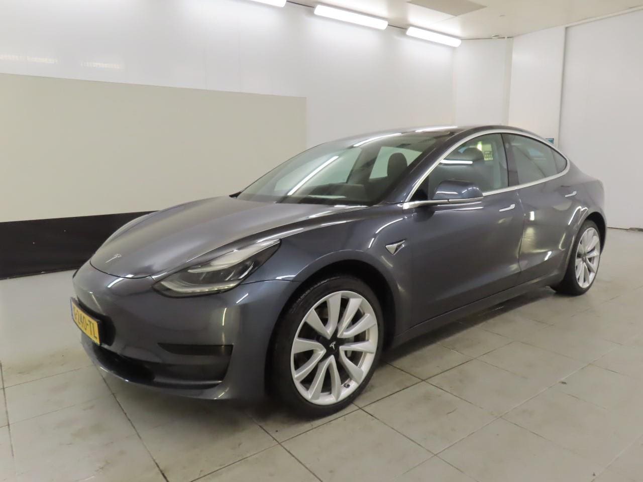 Tesla Model 3 - Standard RWD Plus [ AUTOPILOT+19" LMV+60 kWh+PREMIUM AUDIO ] - AutoWereld.nl