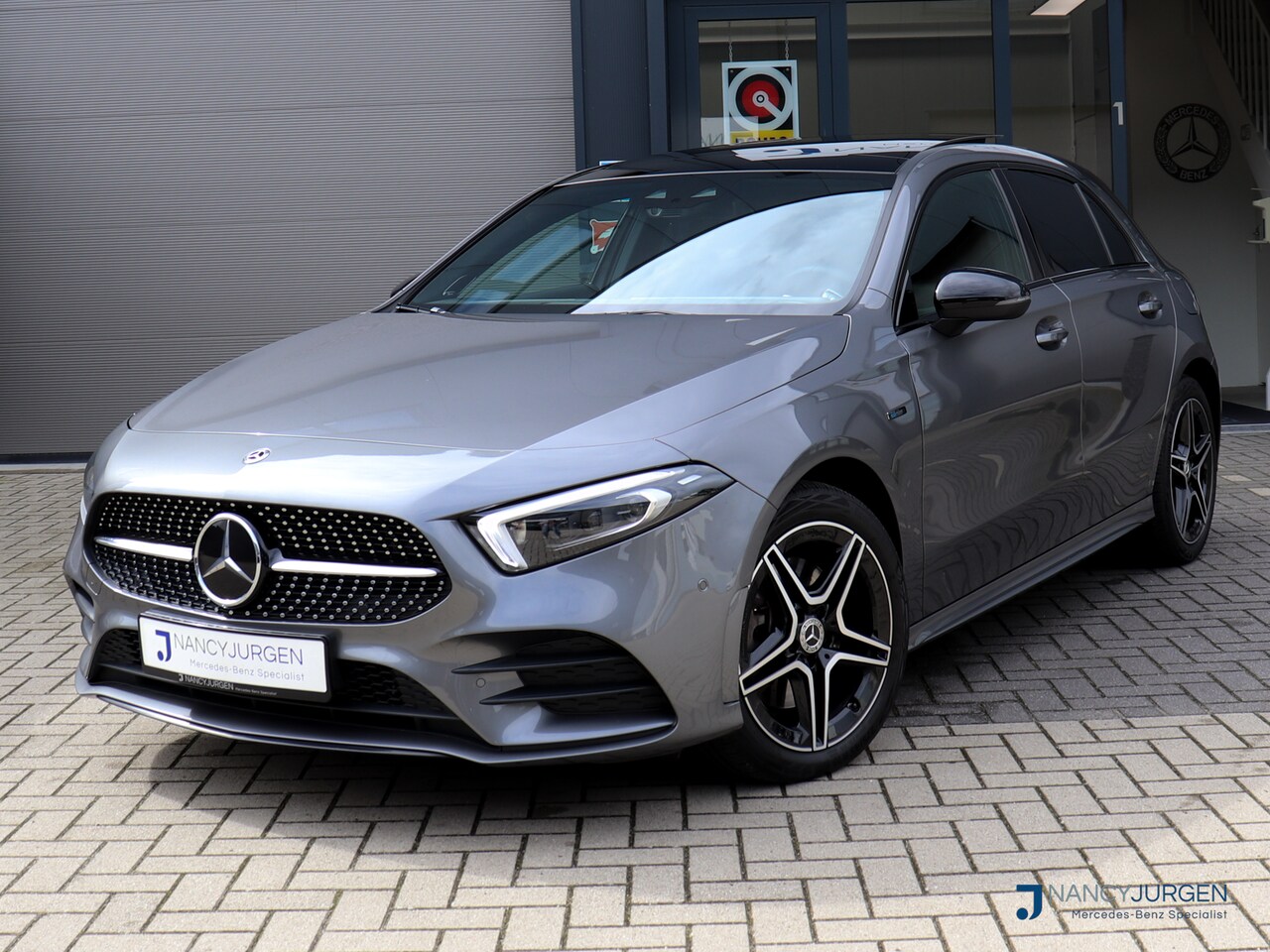 Mercedes-Benz A-klasse - 250 e AMG | Advantage | Business | Aut 8G | Camera | Distronic Plus | Night Pakket | Panor - AutoWereld.nl