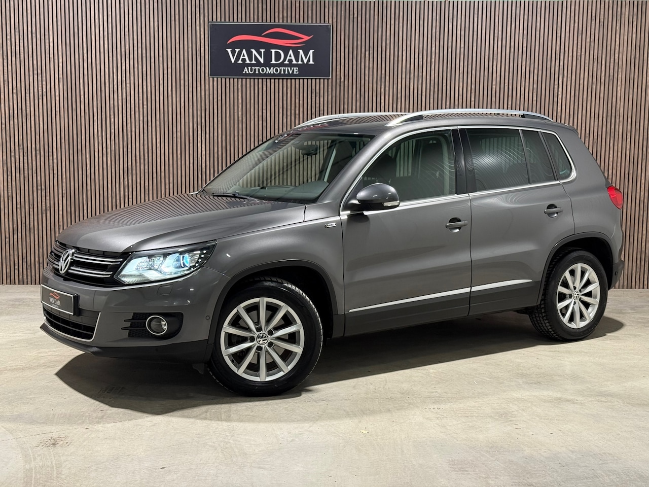 Volkswagen Tiguan - 1.4 TSI Sport&Style Lounge 2015 XENON CRUSIE - AutoWereld.nl