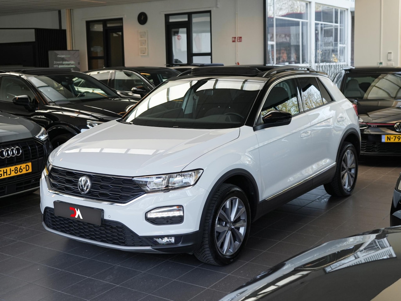 Volkswagen T-Roc - 1.5 TSI Style Business | DSG | PANORAMA | SENSOREN V+A | AIRCO - AutoWereld.nl