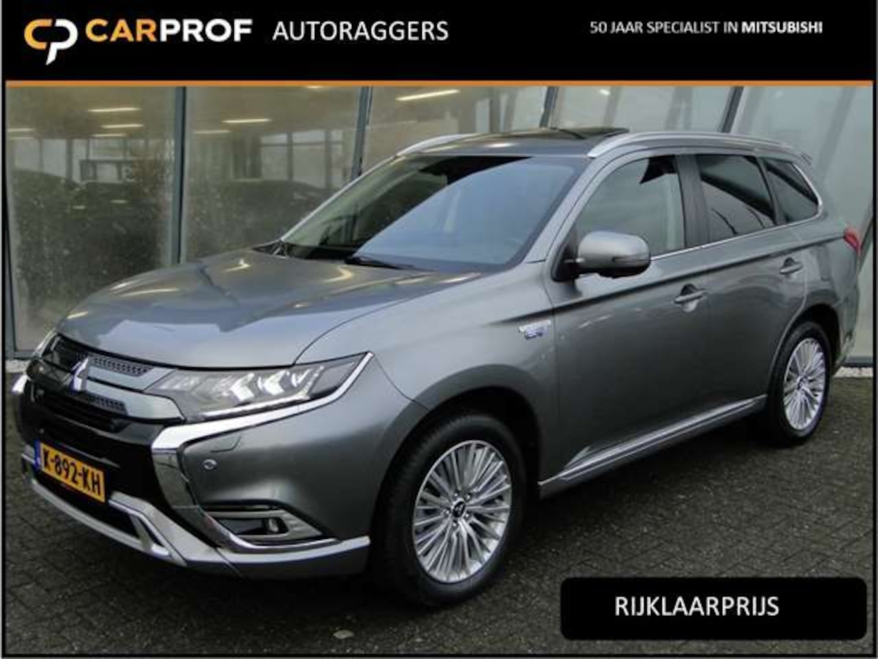 Mitsubishi Outlander - 2.4 Phev Intense + | Schuifdak | El.klep | Trekhaak | Carplay/android - AutoWereld.nl