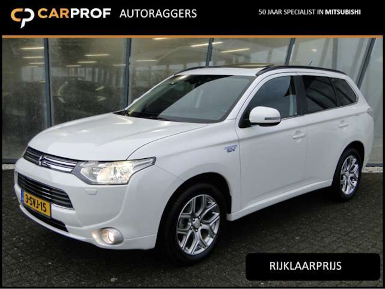 Mitsubishi Outlander - 2.0 PHEV Instyle Nieuwe Accu & All-season! Leer | Schuifdak | Trekhaak - AutoWereld.nl