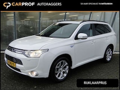 Mitsubishi Outlander - 2.0 PHEV Instyle Nieuwe Accu & All-season Leer | Schuifdak | Trekhaak