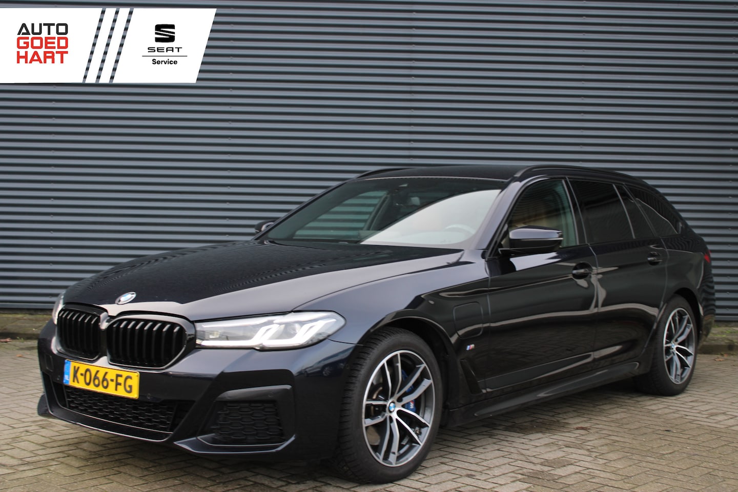 BMW 5-serie Touring - 530e M-Sport Comfort-Zetels Leer Led NAP - AutoWereld.nl