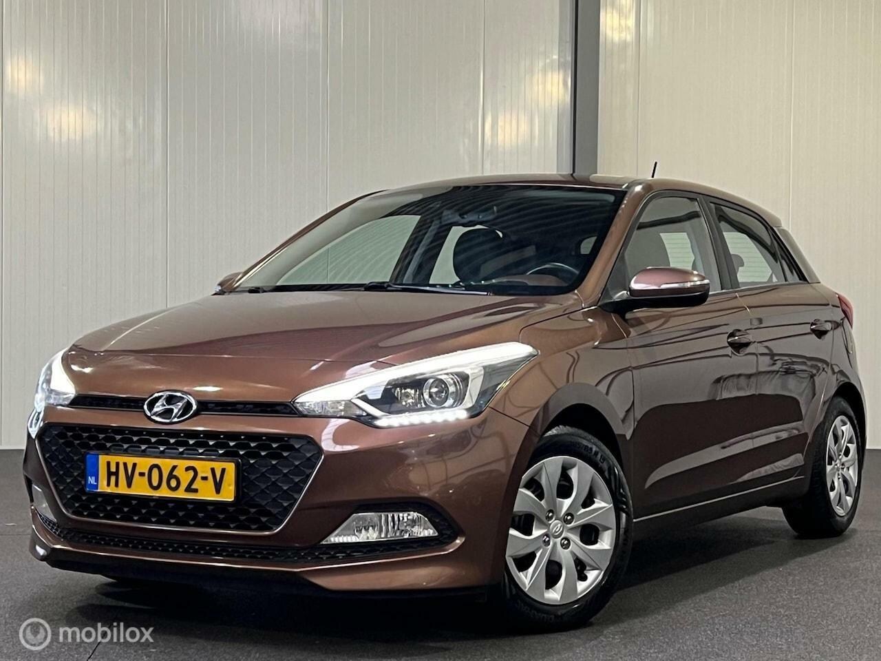 Hyundai i20 - 1.2 HP i-Motion Comfort [ NAP trekhaak clima LED ] - AutoWereld.nl