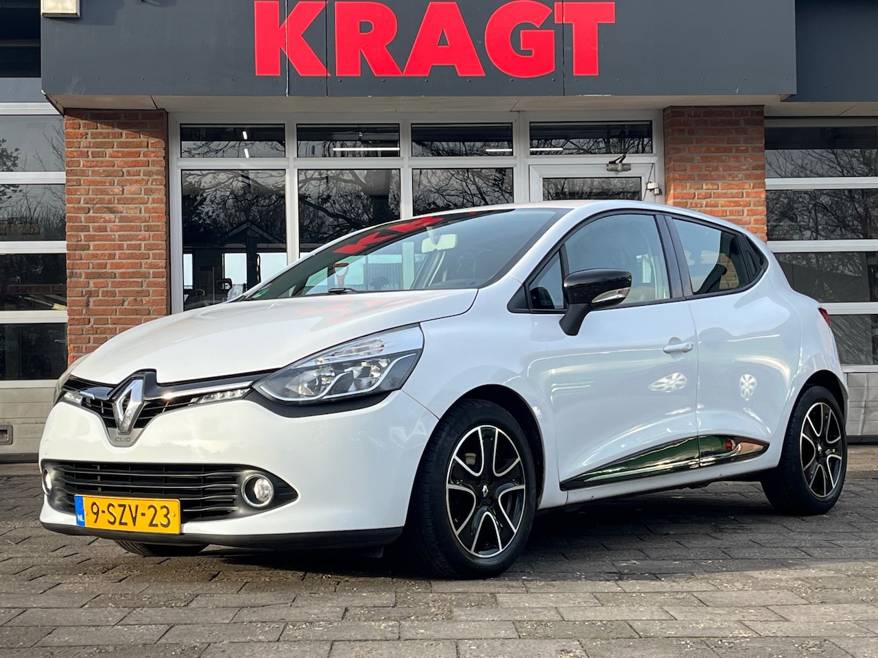 Renault Clio - Expression 0.9 TCe 90 pk - 5drs - navi - airco - lichtmetaal - AutoWereld.nl